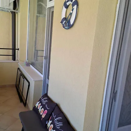 Larenta стилни с 2 спални и гледка море в влас