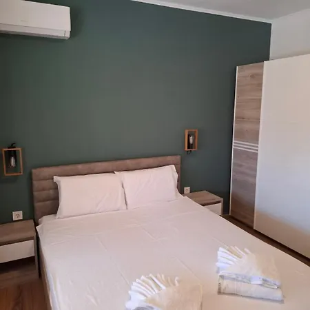 Larenta стилни с 2 спални и гледка море в влас