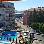 Larenta стилни с 2 спални и гледка море в влас *