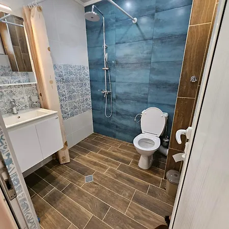 Larenta стилни с 2 спални и гледка море в влас *