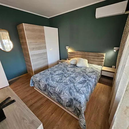 Apartment Larenta стилни с 2 спални и гледка море в влас Sweti Wlas