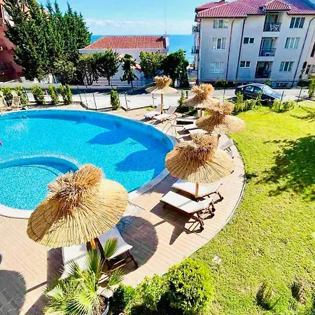 Larenta стилни с 2 спални и гледка море в влас Apartment Sveti Vlas