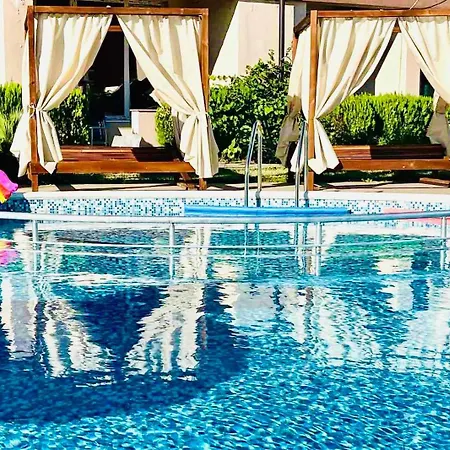 Apartment Larenta стилни с 2 спални и гледка море в влас *