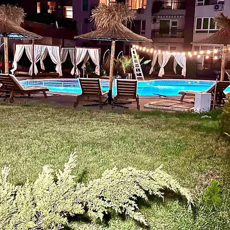 Apartment Larenta стилни с 2 спални и гледка море в влас