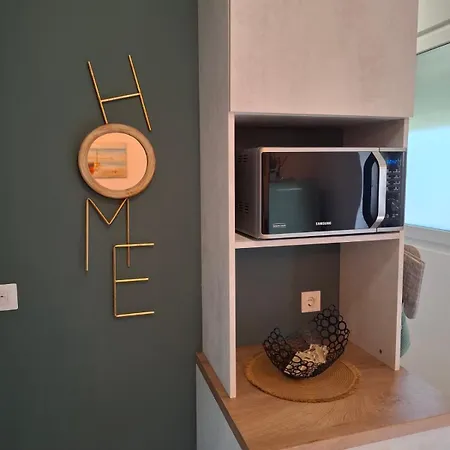 Larenta стилни с 2 спални и гледка море в влас Apartment *