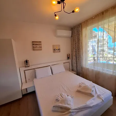 Larenta стилни с 2 спални и гледка море в влас Apartment Sveti Vlas