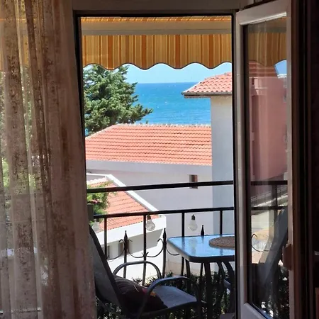 Apartment Larenta стилни с 2 спални и гледка море в влас *