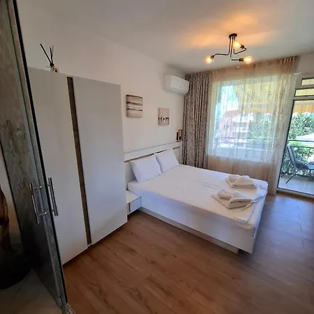 Larenta стилни с 2 спални и гледка море в влас Apartamento Sveti Vlas