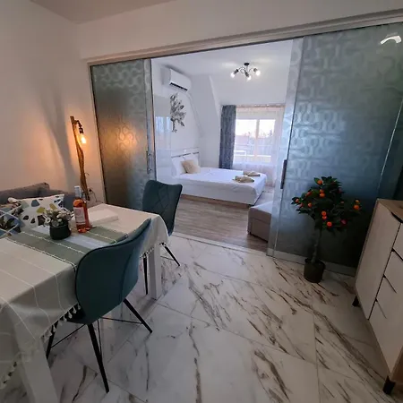 Larenta стилни с 2 спални и гледка море в влас Apartment Sveti Vlas