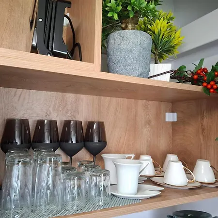 Apartment Larenta стилни с 2 спални и гледка море в влас *