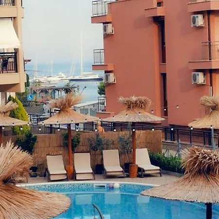 Apartment Larenta стилни с 2 спални и гледка море в влас *