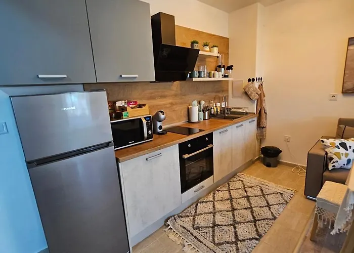 Larenta стилни с 2 спални и гледка море в влас * Sveti Vlas