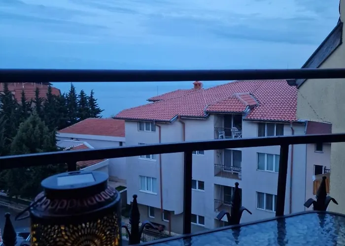 Appartement Larenta стилни с 2 спални и гледка море в влас Sveti Vlas