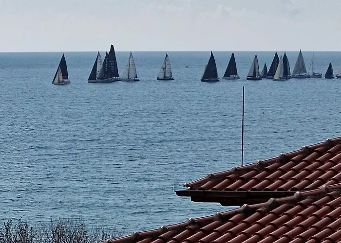 Larenta стилни с 2 спални и гледка море в влас * Sveti Vlas