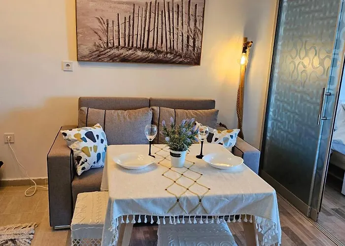 Larenta стилни с 2 спални и гледка море в влас Apartment