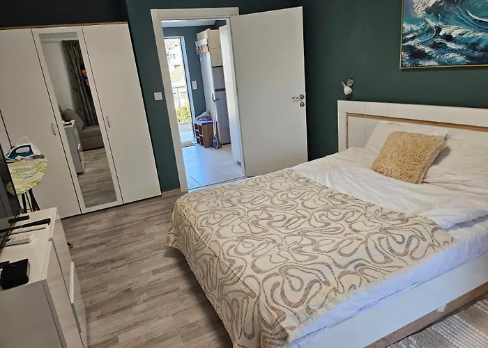 Larenta стилни с 2 спални и гледка море в влас Apartment