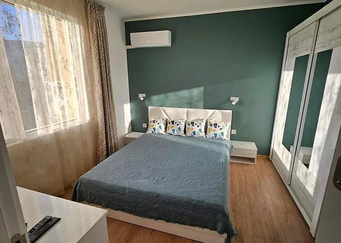 Appartement Larenta стилни с 2 спални и гледка море в влас *