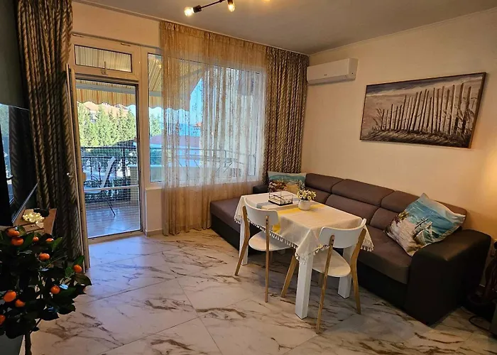 Larenta стилни с 2 спални и гледка море в влас Apartment *