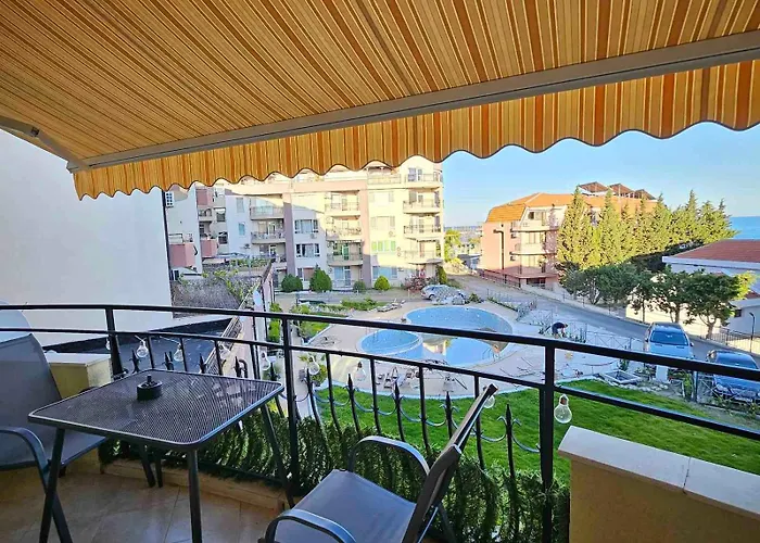 Apartment Larenta стилни с 2 спални и гледка море в влас