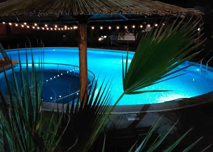 Larenta стилни с 2 спални и гледка море в влас *