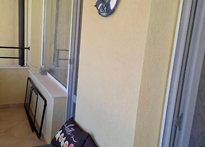 Larenta стилни с 2 спални и гледка море в влас