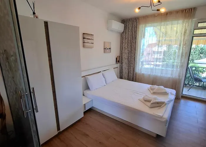 Larenta стилни с 2 спални и гледка море в влас Apartment Sveti Vlas
