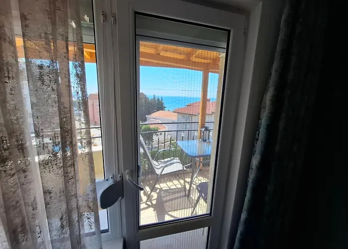 Larenta стилни с 2 спални и гледка море в влас Sveti Vlas