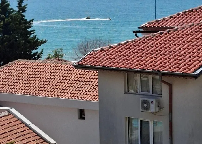 Apartment Larenta стилни с 2 спални и гледка море в влас Sveti Vlas