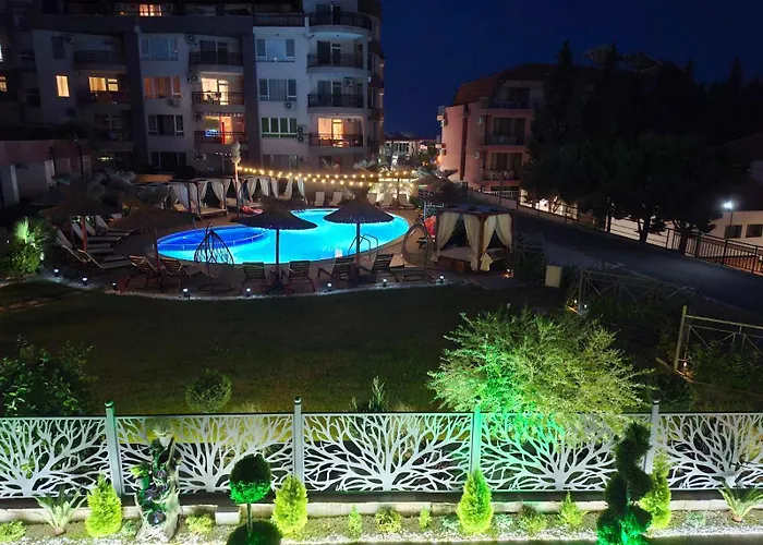 Apartment Larenta стилни с 2 спални и гледка море в влас *