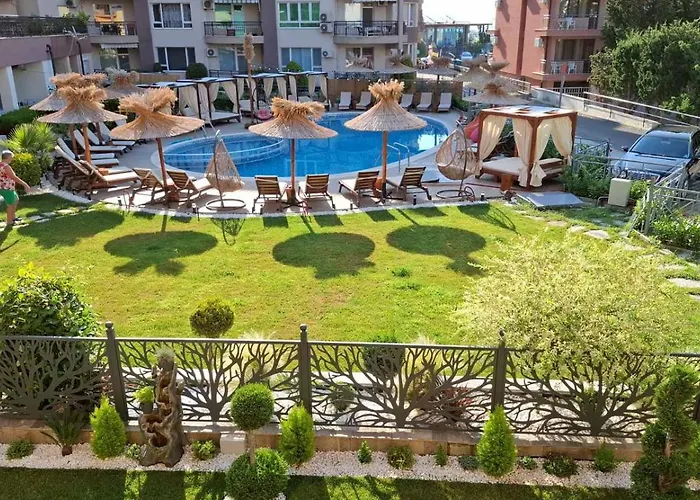 Apartment Larenta стилни с 2 спални и гледка море в влас